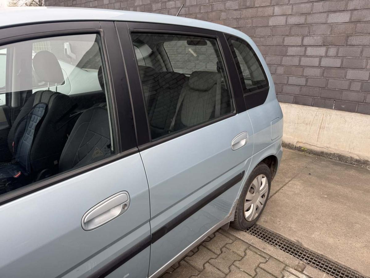 Hyundai Matrix original T&uuml;r hinten links VS Celadon Blue Rohbau Bj.2009